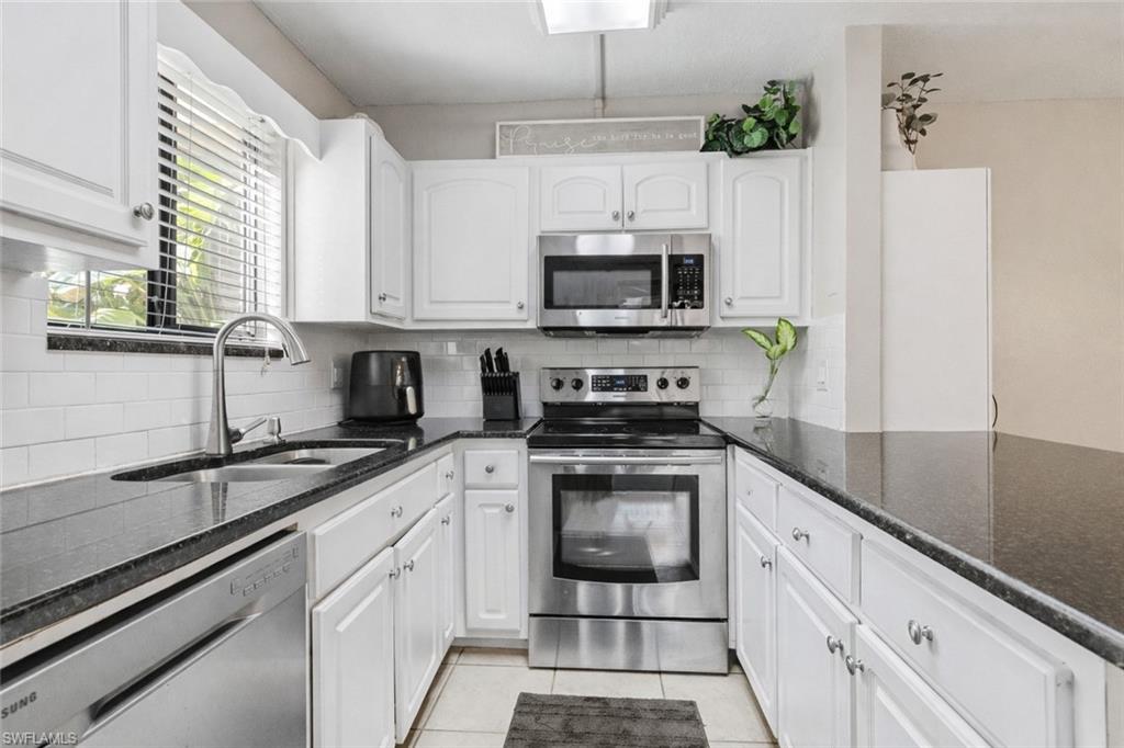 VILLAGE OF CEDARBEND - Residential