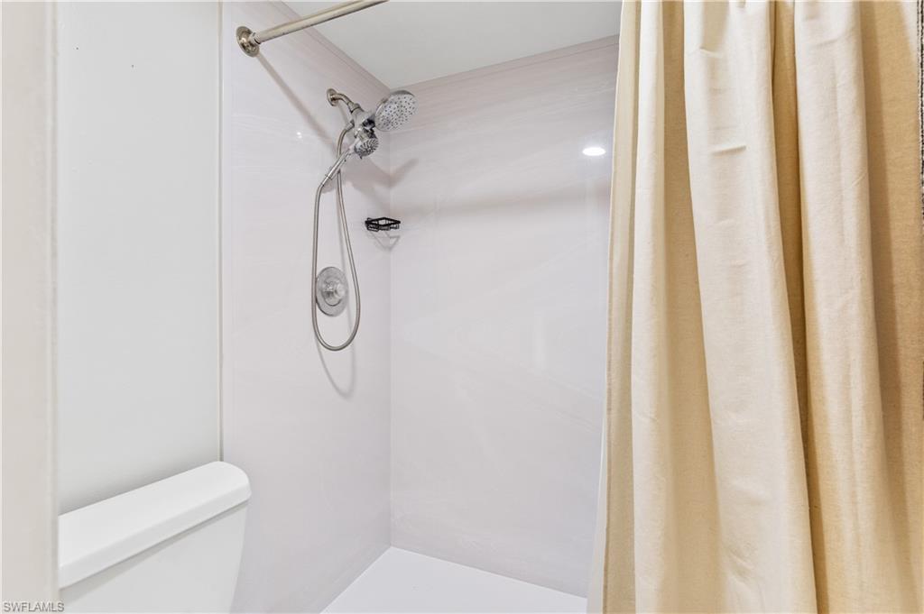 VILLAGE OF CEDARBEND - Residential