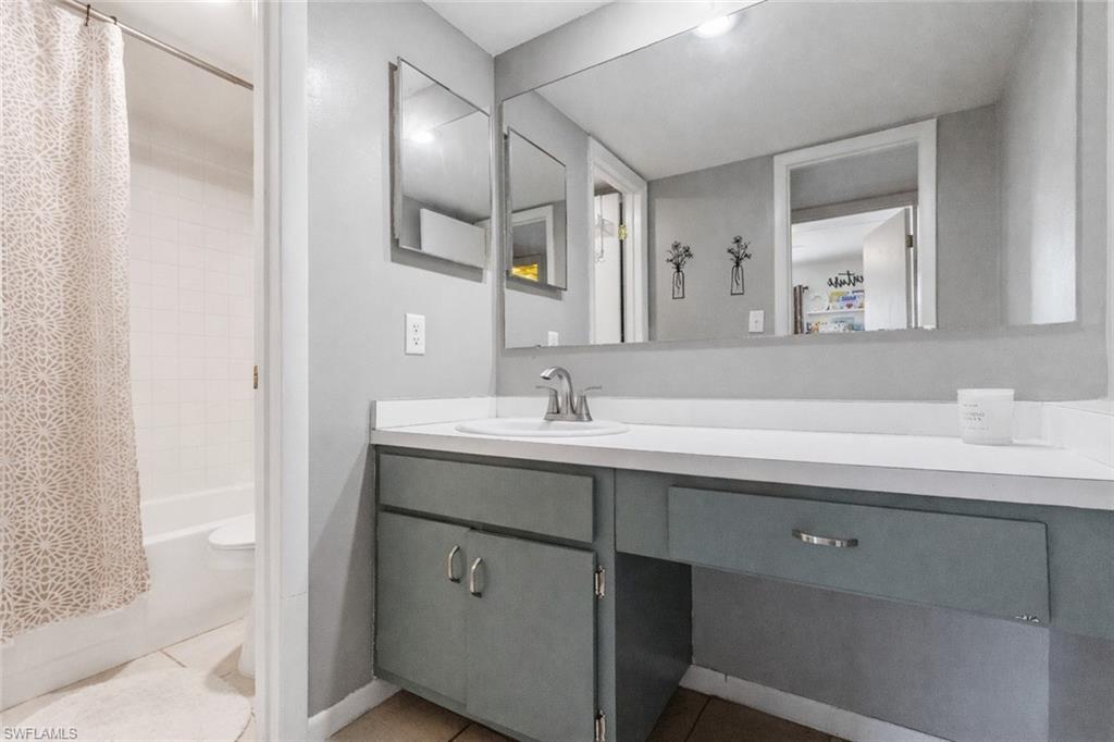 VILLAGE OF CEDARBEND - Residential