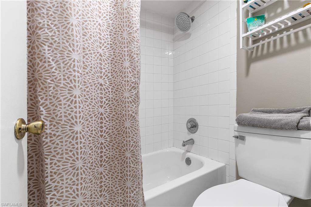 VILLAGE OF CEDARBEND - Residential