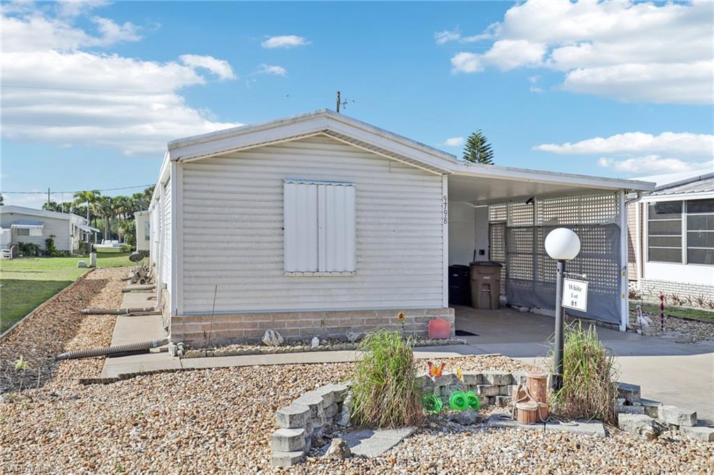 CRYSTAL LAKES - Residential