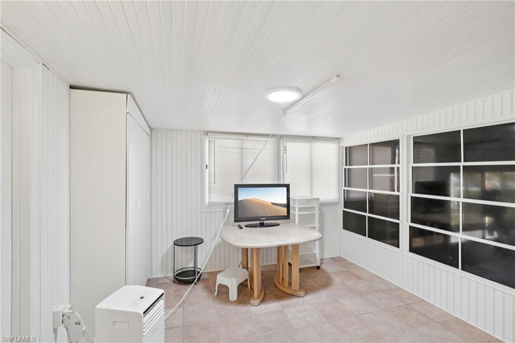 CRYSTAL LAKES - Residential