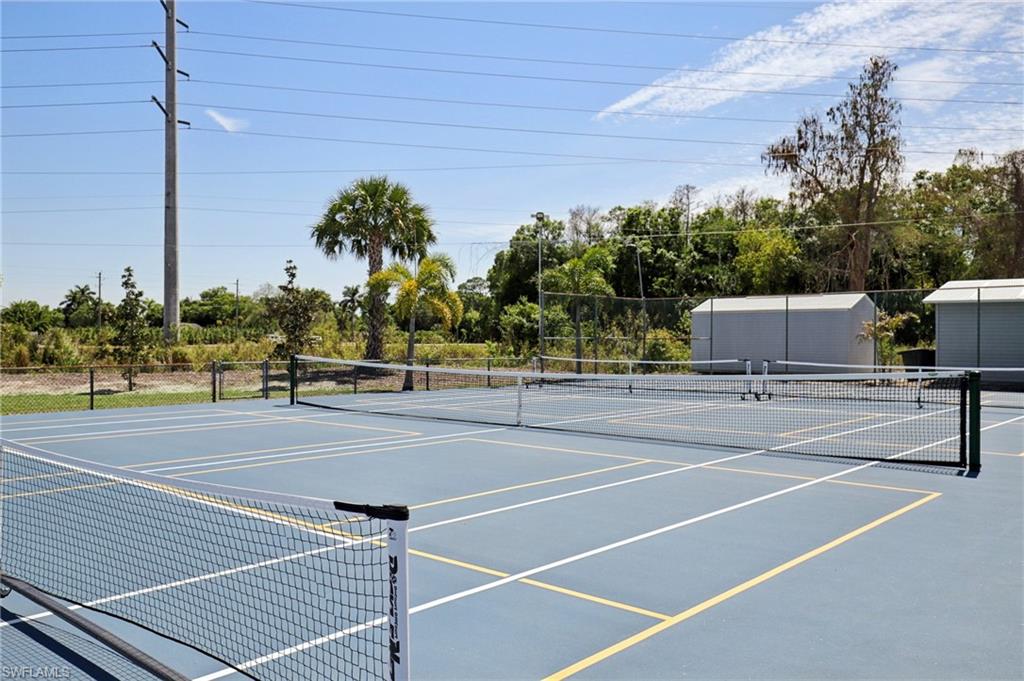 CRYSTAL LAKES - Residential