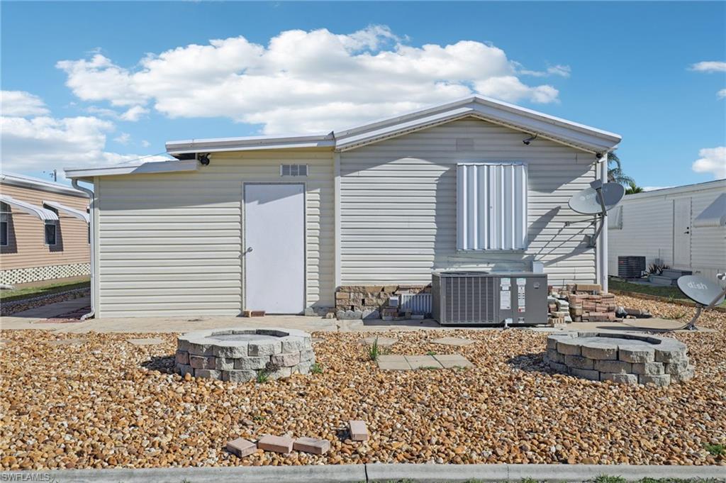 CRYSTAL LAKES - Residential