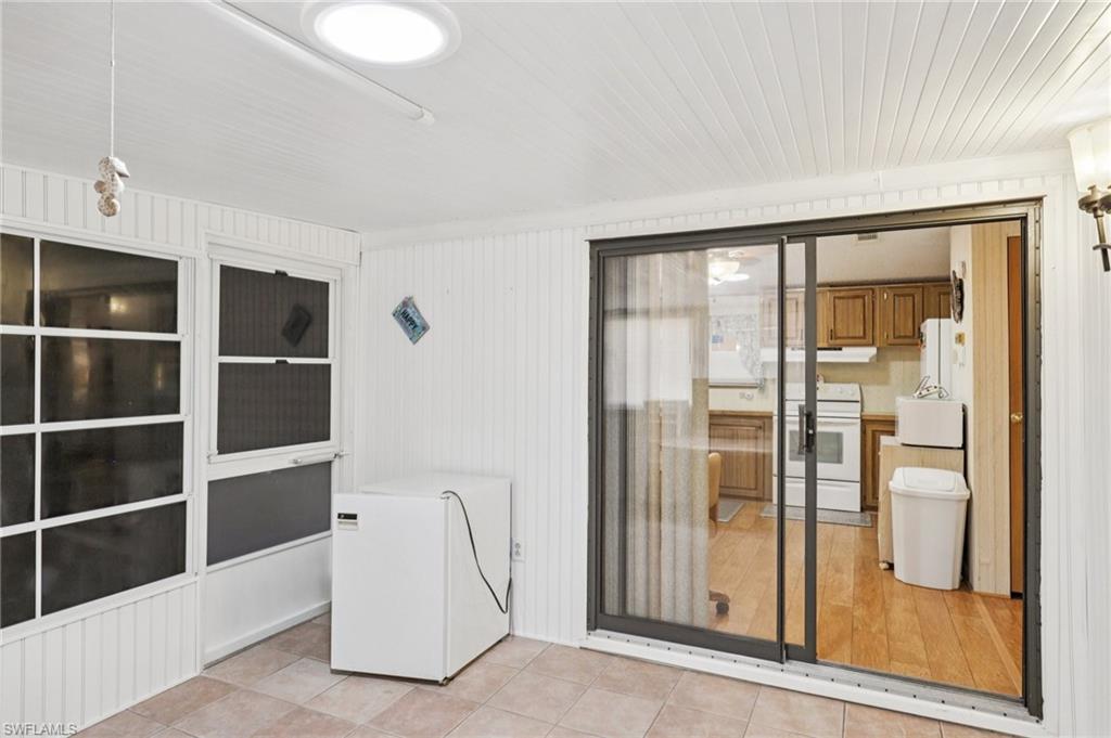 CRYSTAL LAKES - Residential