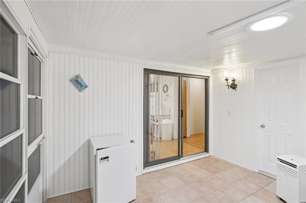 CRYSTAL LAKES - Residential