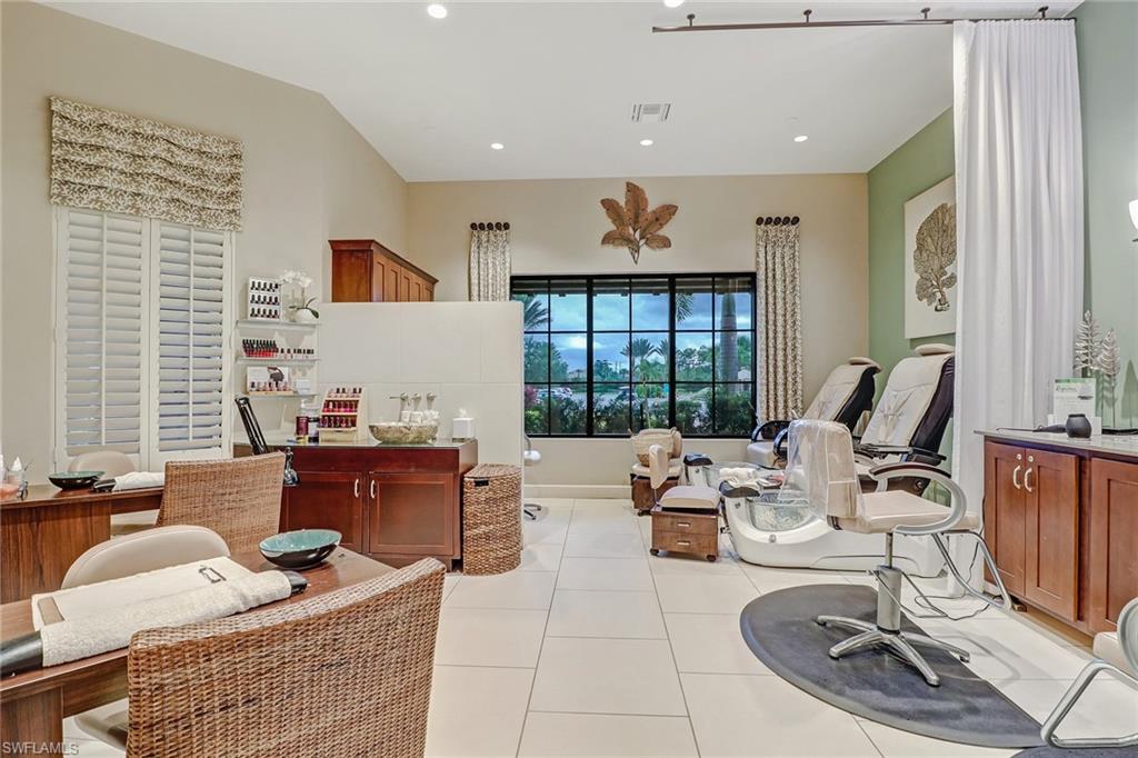 ESPLANADE - Residential