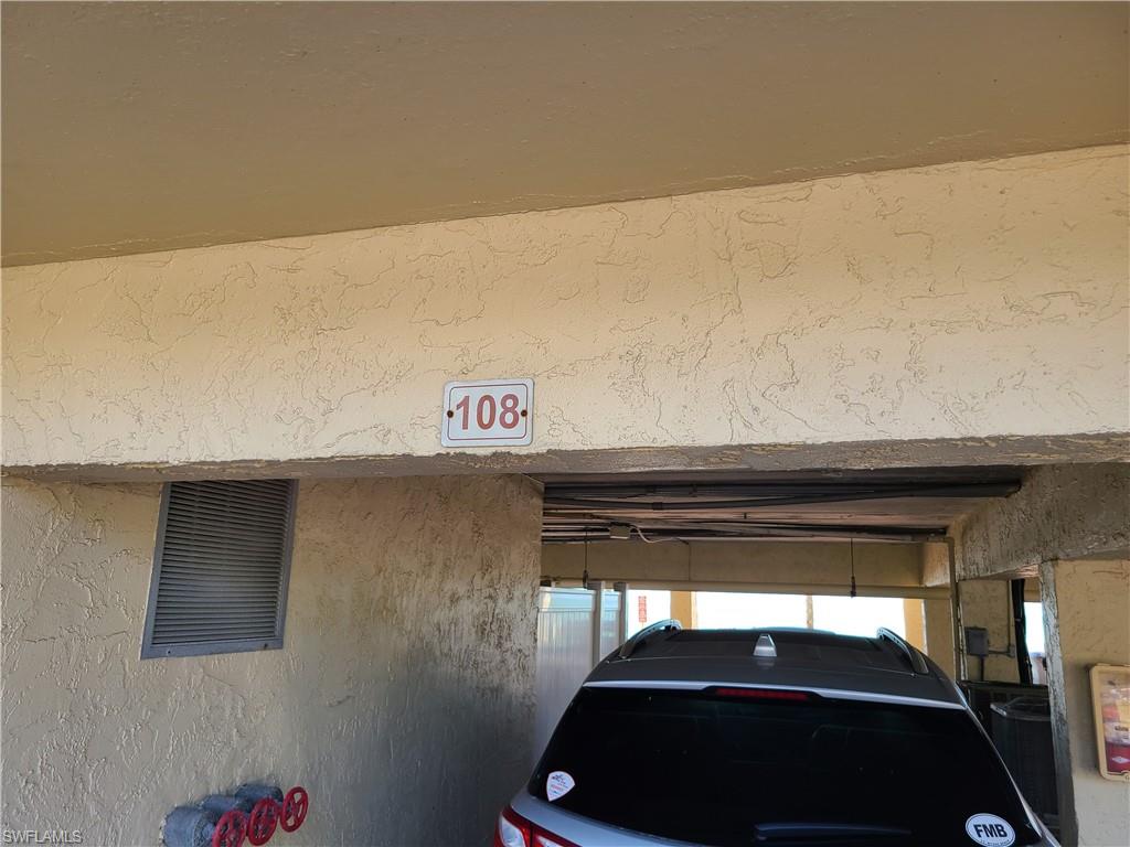 SEASIDE CONDO - Residential