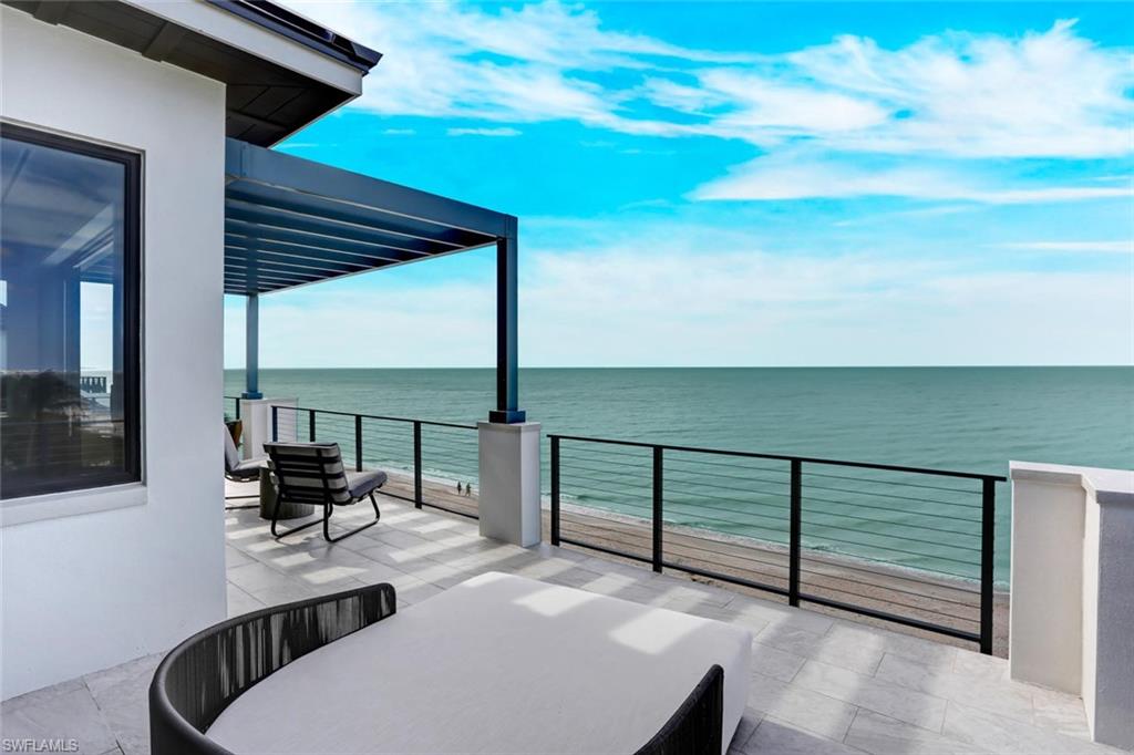 BAREFOOT BEACH - Residential