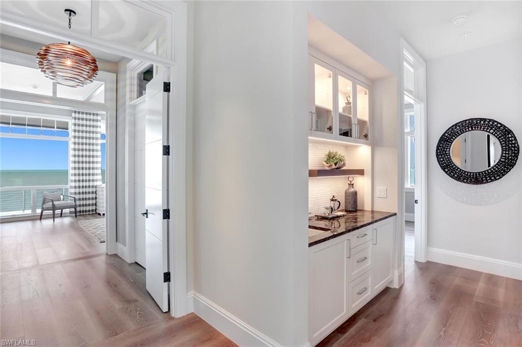 BAREFOOT BEACH - Residential