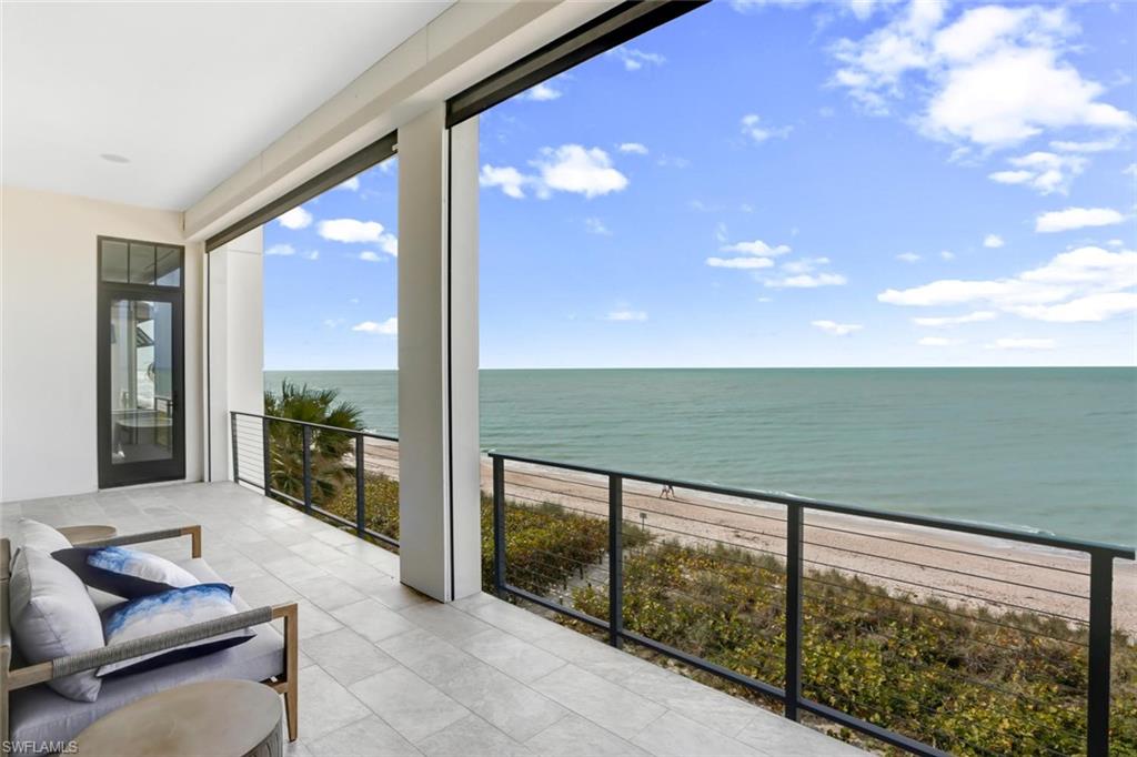 BAREFOOT BEACH - Residential