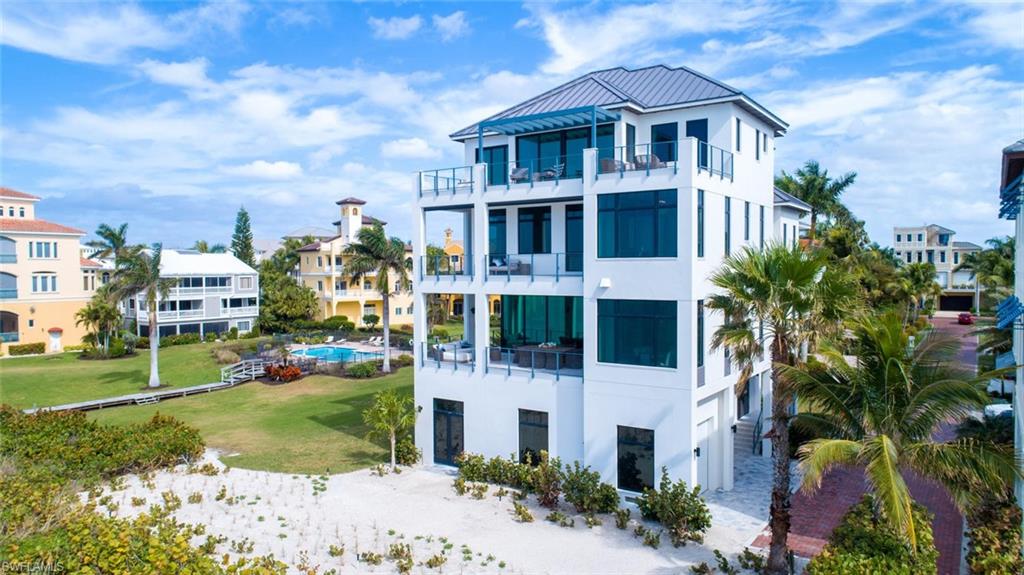 BAREFOOT BEACH - Residential