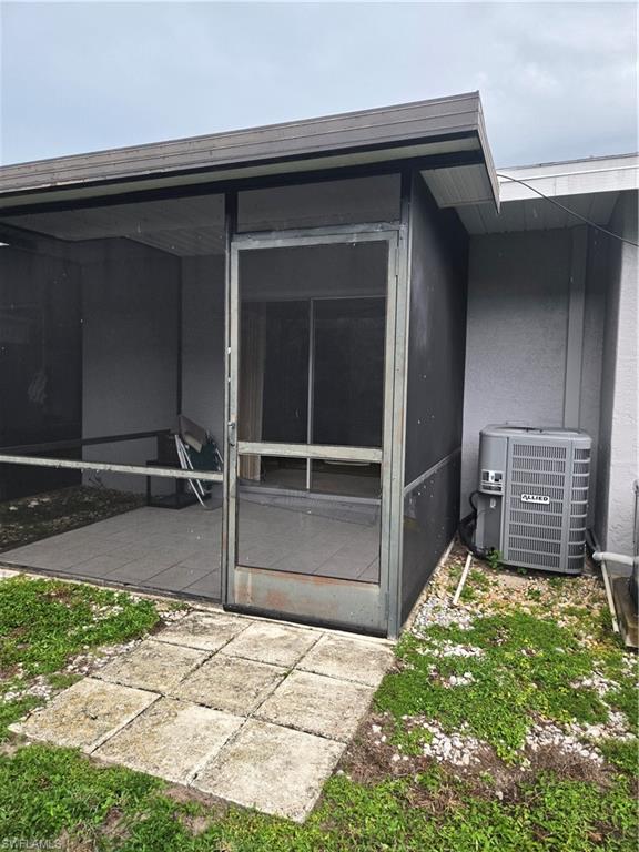 CONTEMPORARY  CONDO - Residential