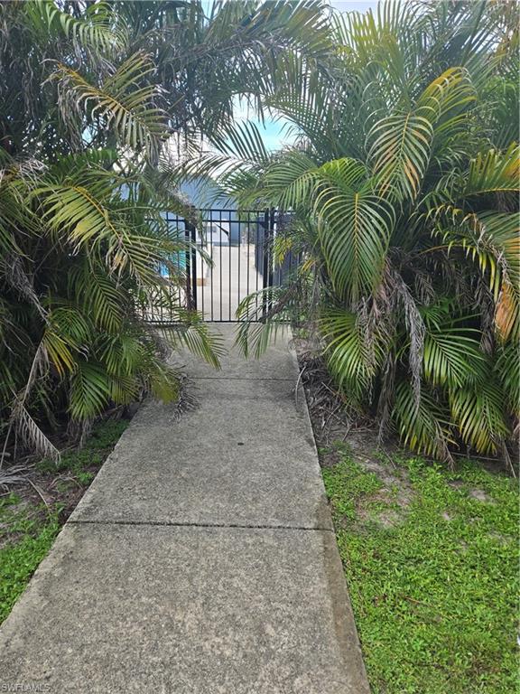 CONTEMPORARY  CONDO - Residential