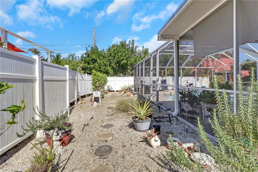 NAPLES PARK - Residential