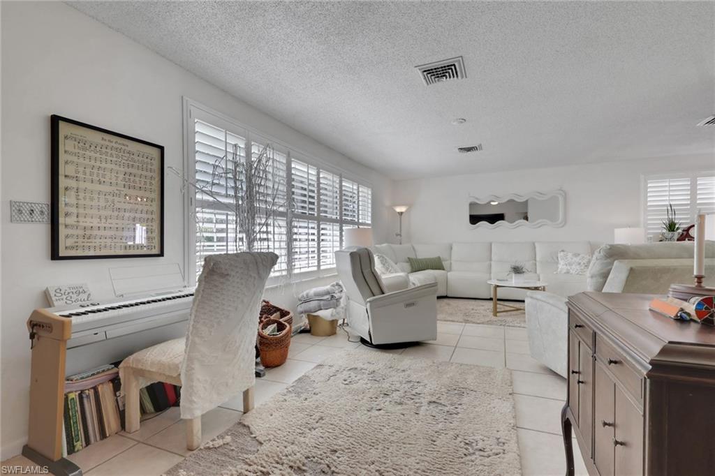 NAPLES PARK - Residential