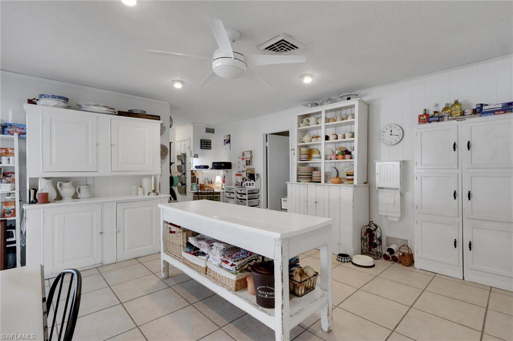 NAPLES PARK - Residential