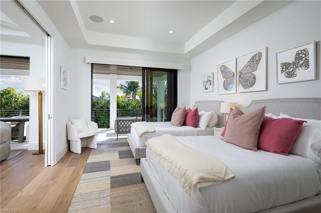 PARK SHORE - Residential