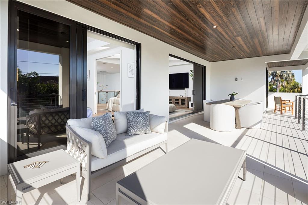 PARK SHORE - Residential