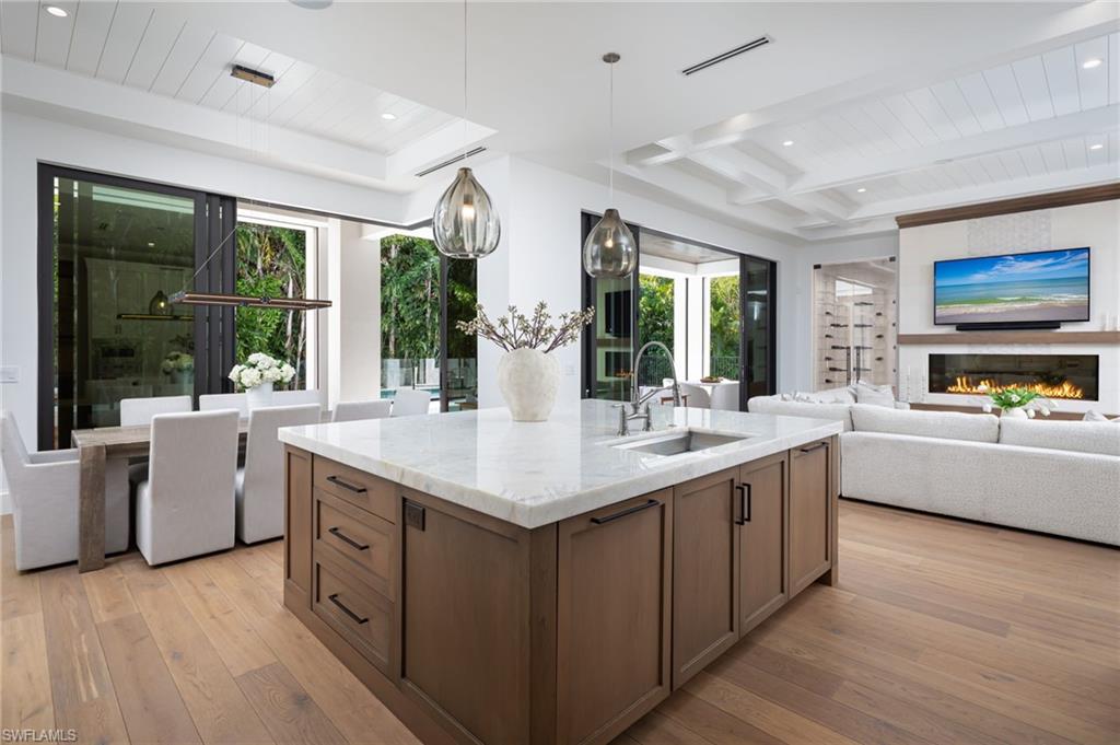 PARK SHORE - Residential