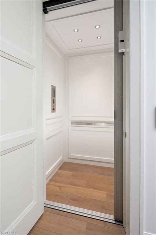 PARK SHORE - Residential