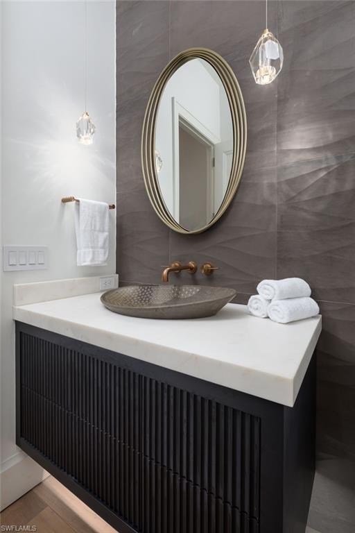 PARK SHORE - Residential