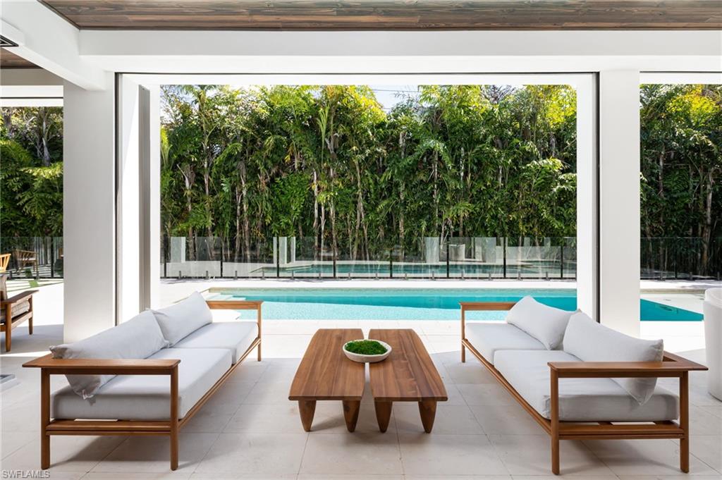 PARK SHORE - Residential