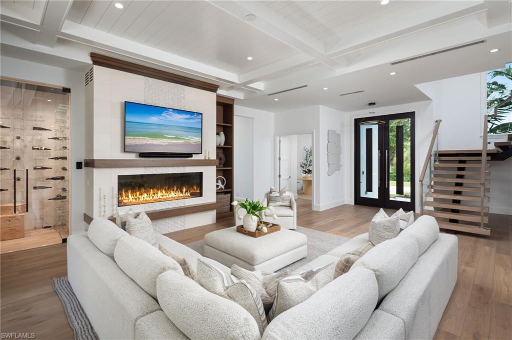 PARK SHORE - Residential