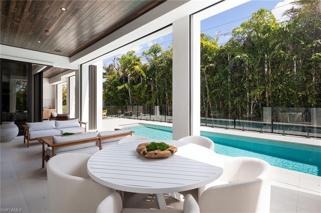 PARK SHORE - Residential