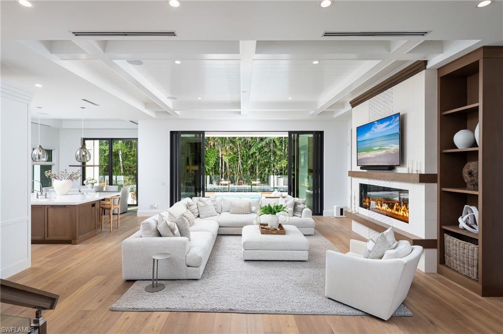 PARK SHORE - Residential