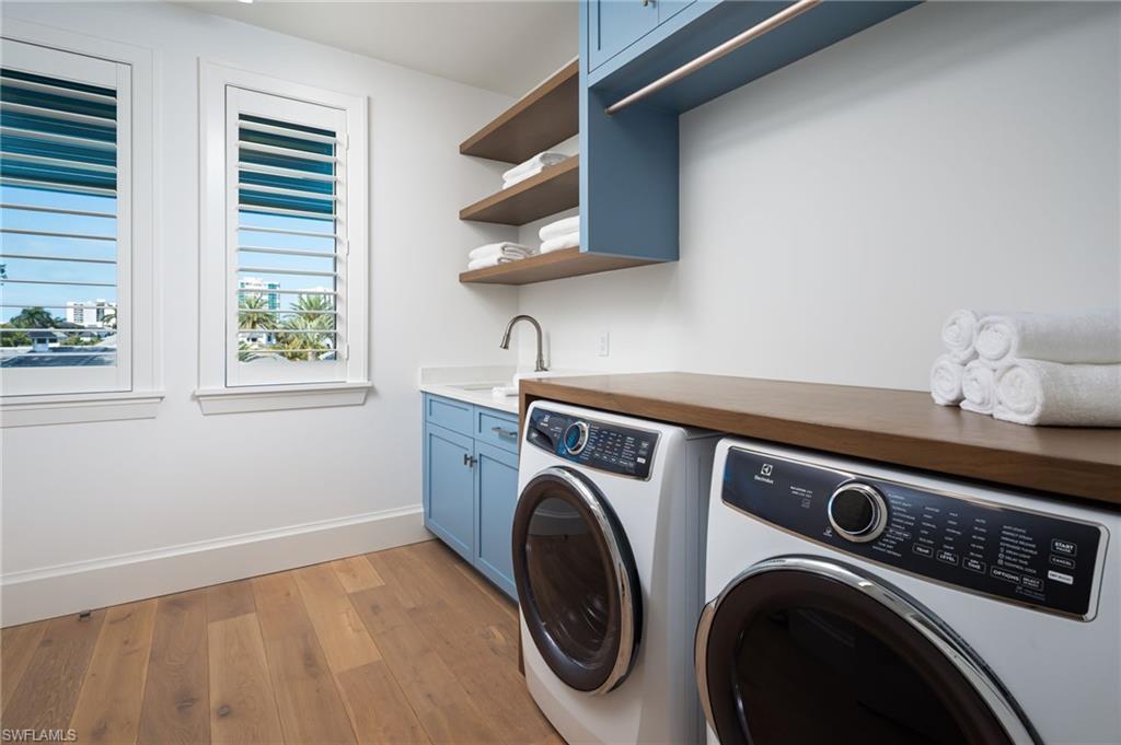 PARK SHORE - Residential