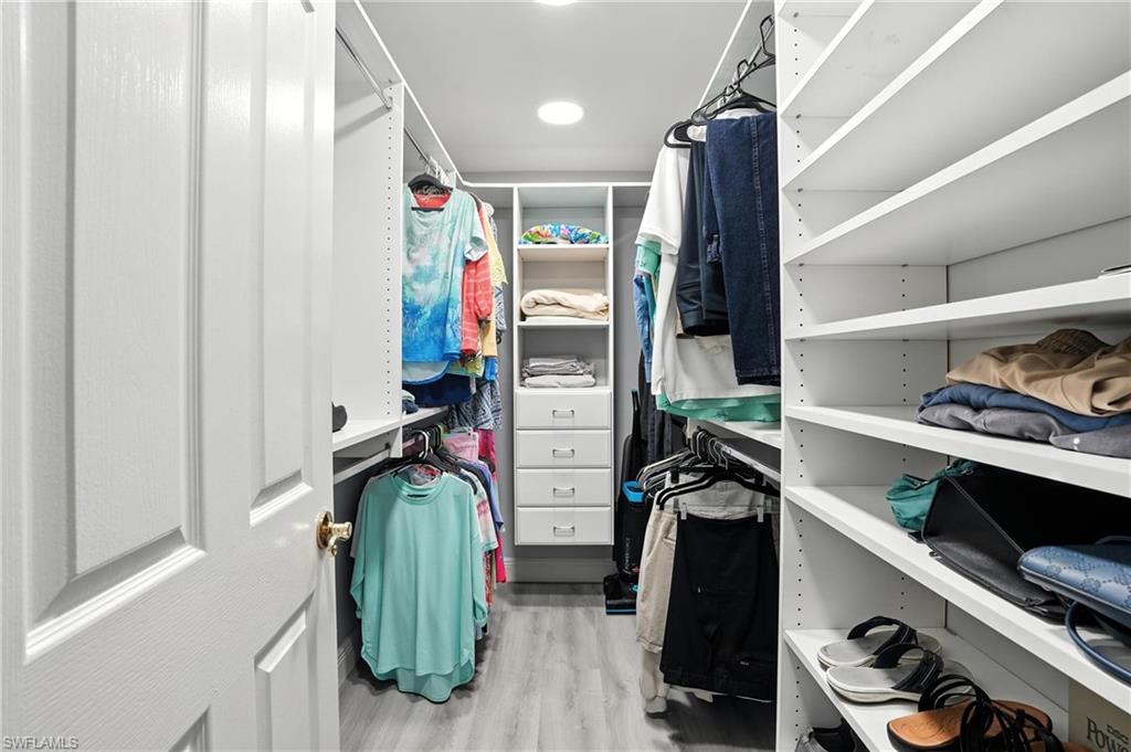 SILVERLAKES - Residential