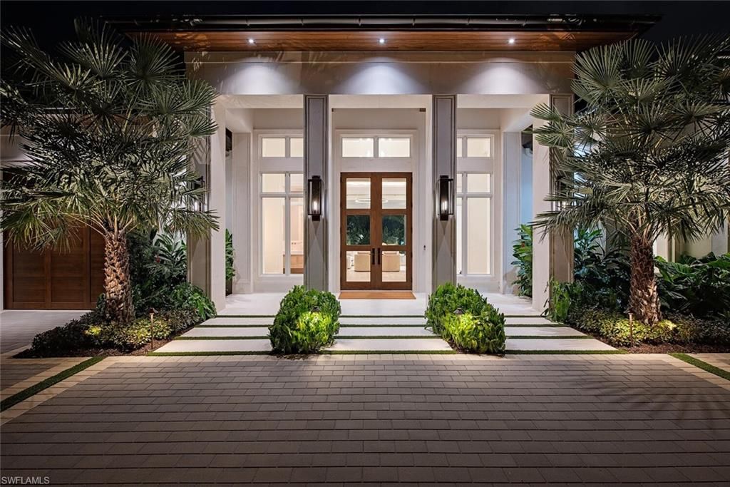 Photo of 1555 Nautilus RD, NAPLES, FL 34102 (MLS # 225072072)