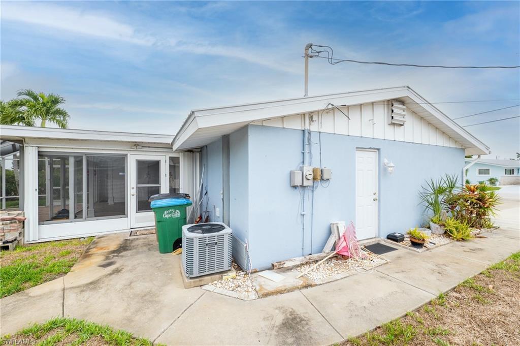 CAPE CORAL - Residential