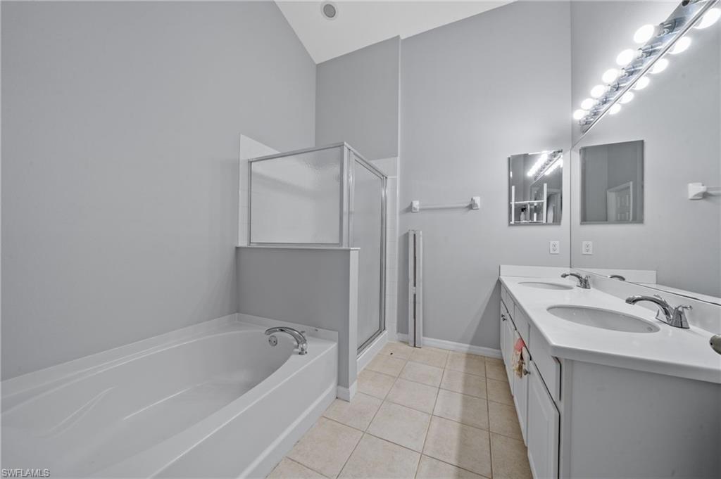 VALENCIA LAKES - Residential