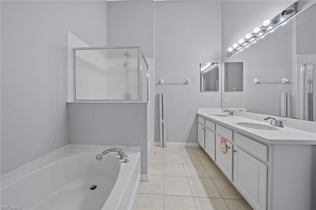 VALENCIA LAKES - Residential