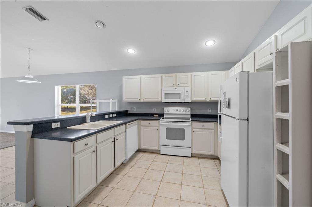 VALENCIA LAKES - Residential