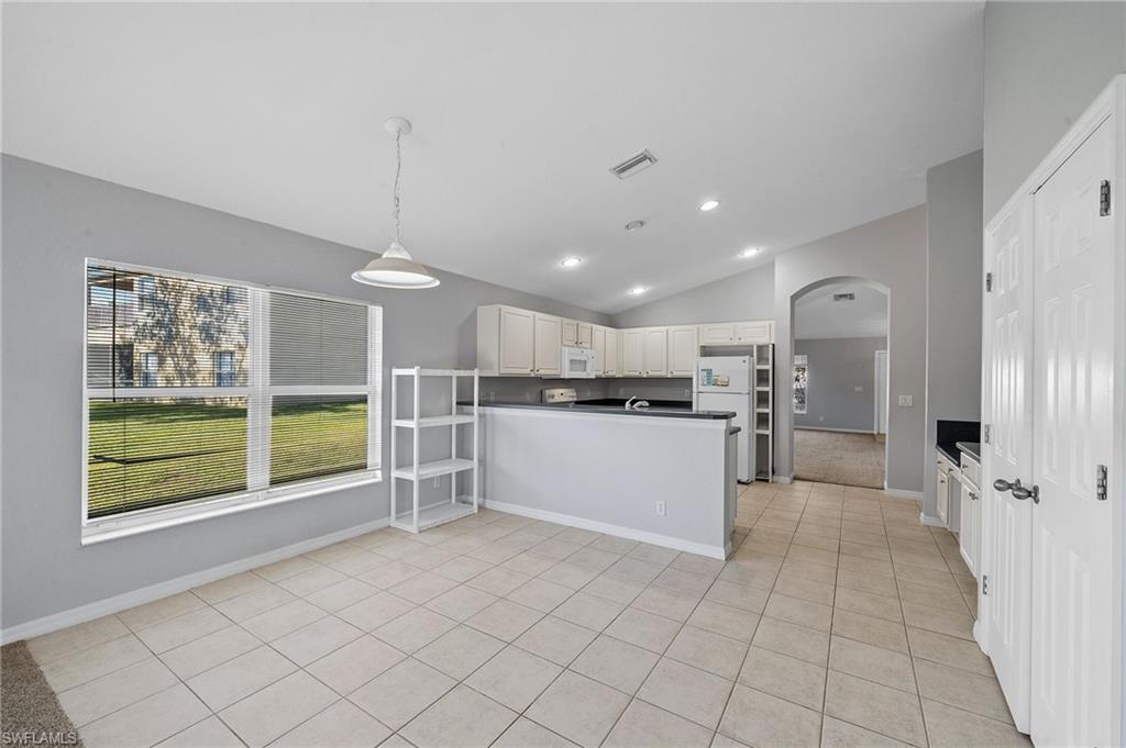 VALENCIA LAKES - Residential