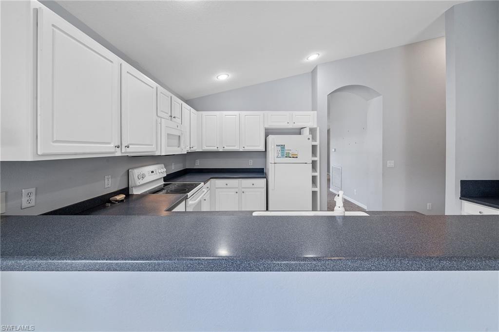 VALENCIA LAKES - Residential