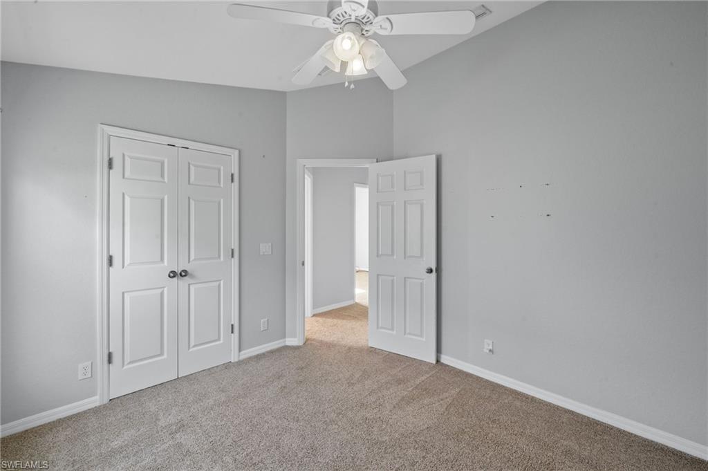 VALENCIA LAKES - Residential