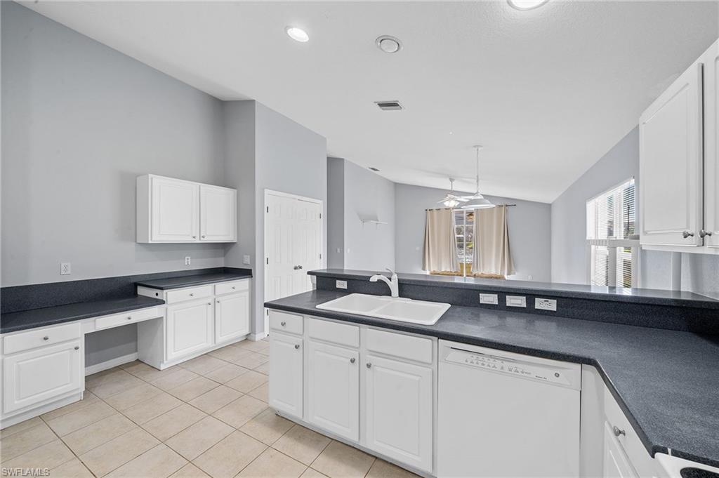 VALENCIA LAKES - Residential