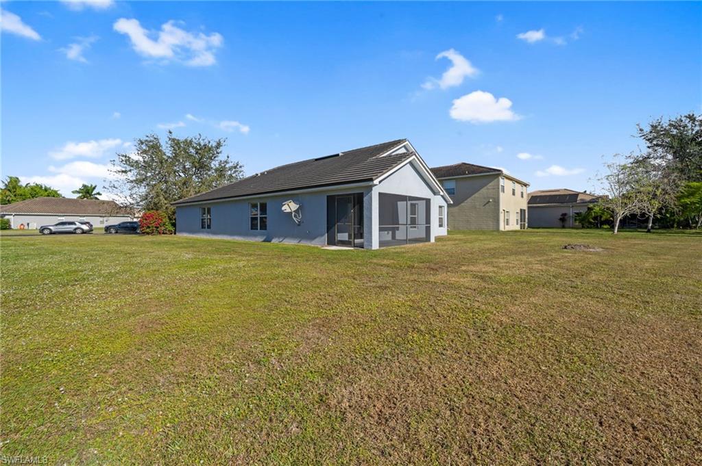 VALENCIA LAKES - Residential