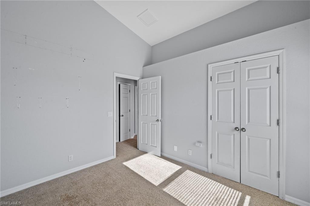 VALENCIA LAKES - Residential