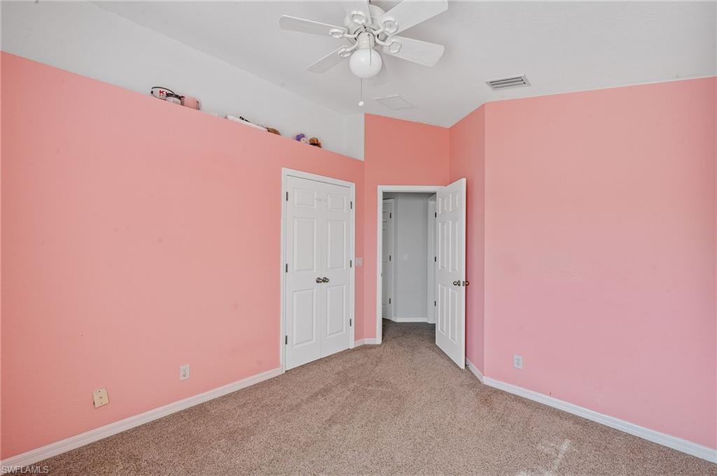 VALENCIA LAKES - Residential