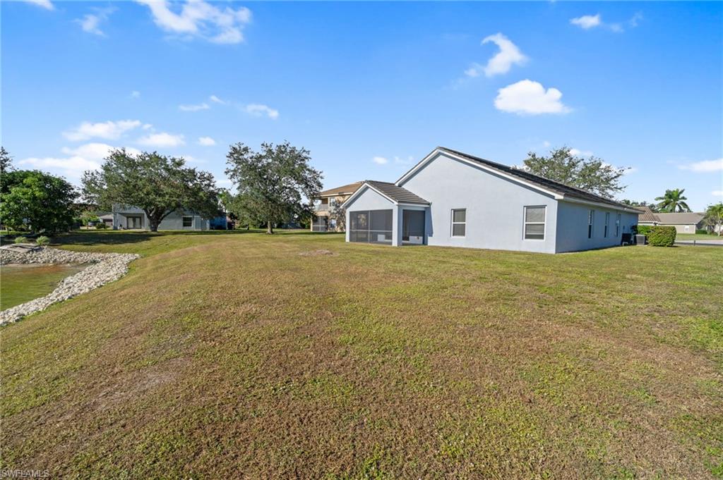 VALENCIA LAKES - Residential