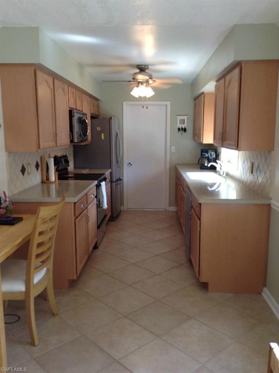 SAN CARLOS PARK - Residential