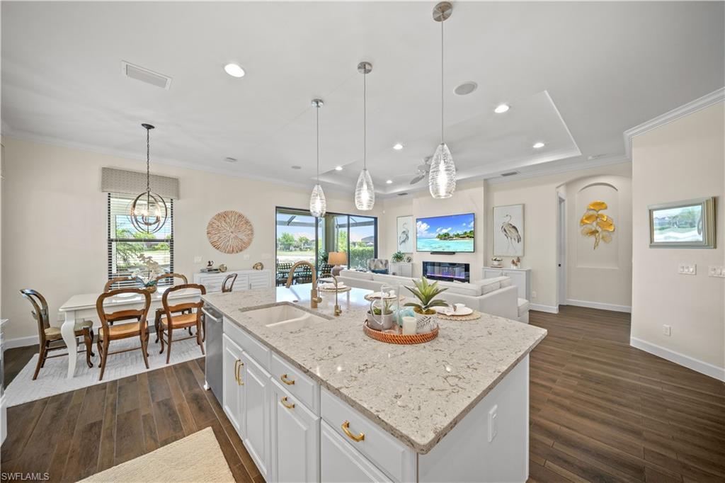 ESPLANADE - Residential