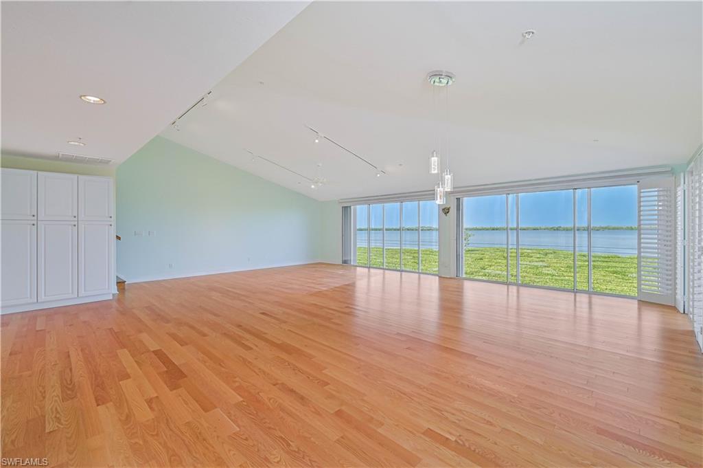 SEAGULL BAY - Residential