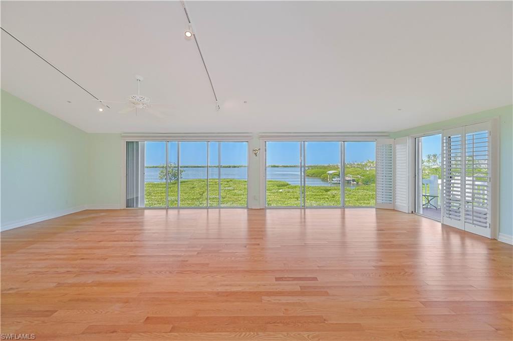 SEAGULL BAY - Residential