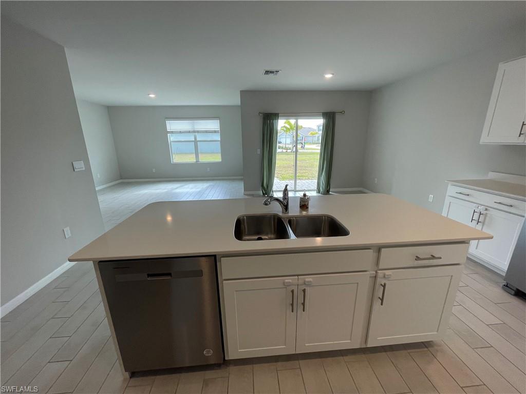 CORAL BAY - Residential Lease